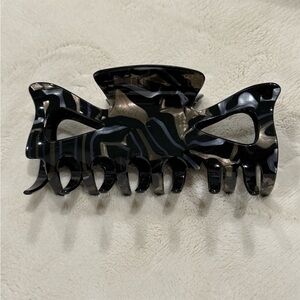 Black and Tan Hair Claw Clip